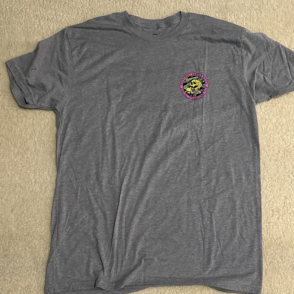 Shoyoroll brand Limited eddition Rebels Squard Gray Graphic T-Shirt